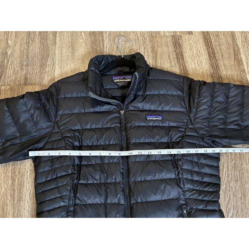 Patagonia Women’s Down Sweater in Black Puffer Coat Size Medium - Picture 10 of 11